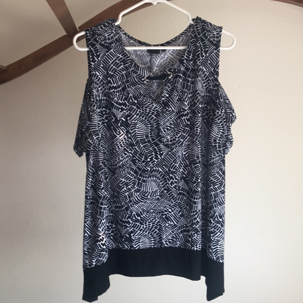 Rafaella  close shoulder top